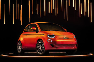 Fiat 500, la prima, Elektro, vollelektro, Neu, New, Sondermodell, Bvlgari, Orange, Front, stehend